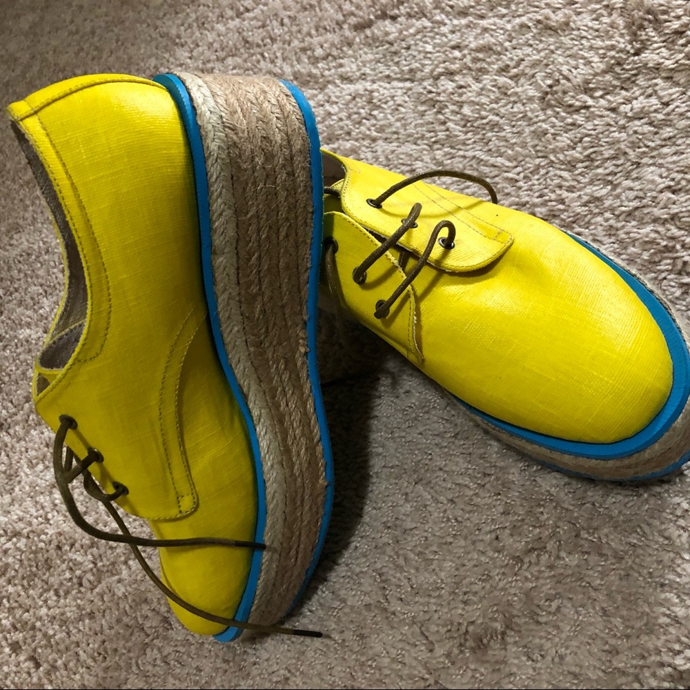 Shoe - Picture 4 of 8